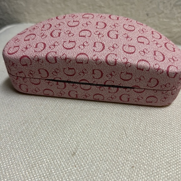 NWT, Guess pink signature hard case sunglasses case. - Picture 3 of 4